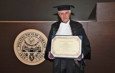 Синьору Амилкаре Мерло, основателю компании MERLO S.p.A., присвоено звание «Почетный инженер» Туринским политехническим институтом.